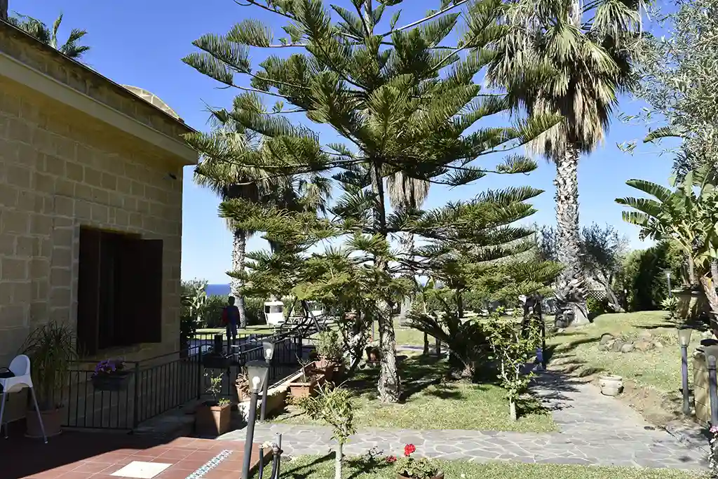 vialetto_accesso-villa